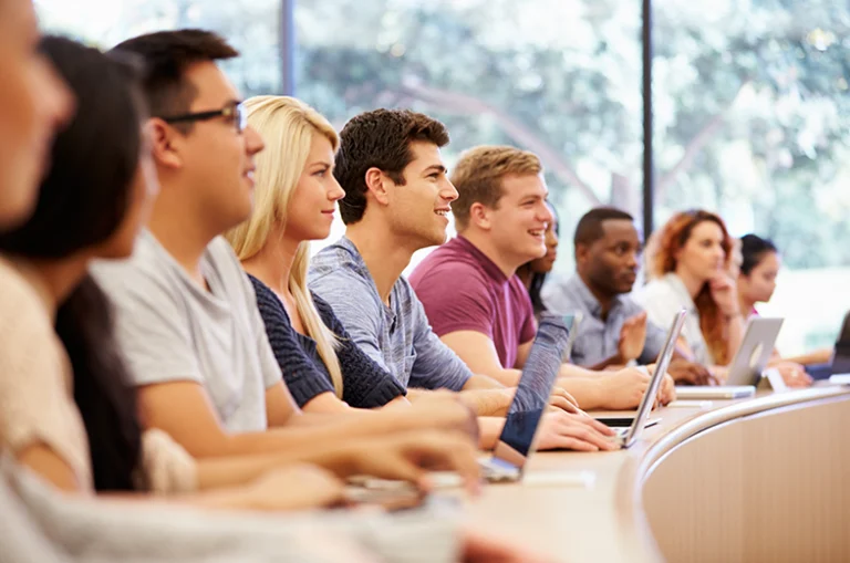 Visuel Groupe Fitec - Recruter des collaborateurs : Recruter des alternants dans le digital